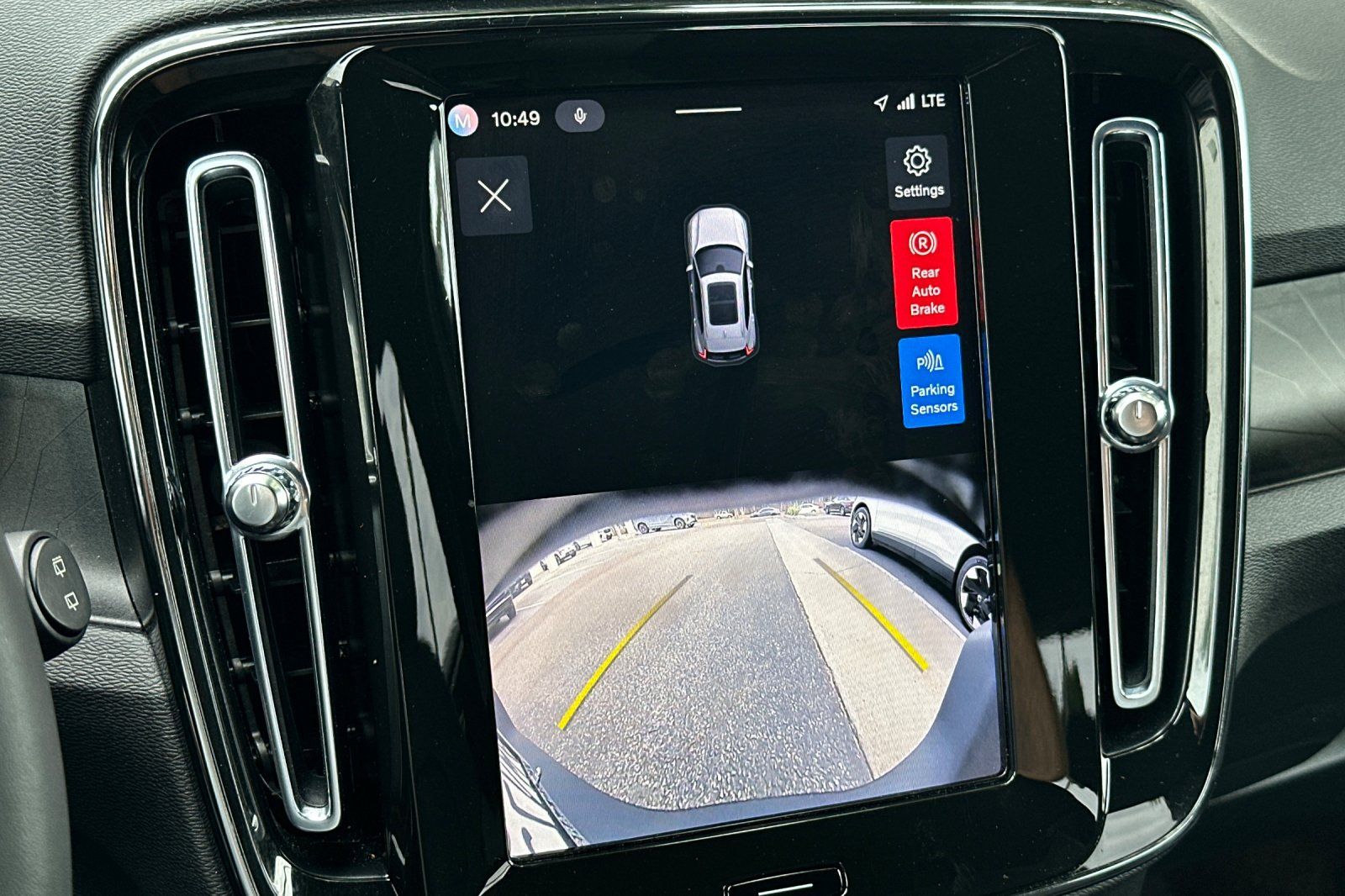Certified 2024 Volvo XC40 Recharge Core w/ Protection Package Premier AWD/4WD image 22
