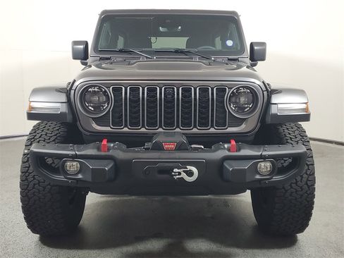 Used 2025 Jeep Wrangler Unlimited Rubicon image 2