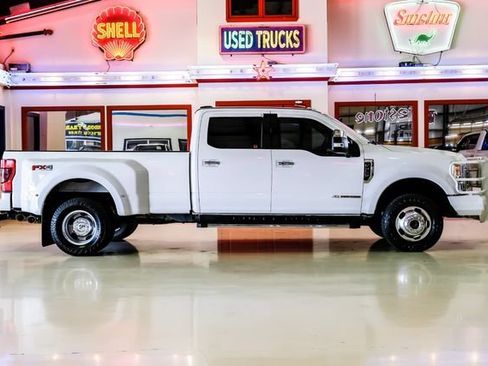 Used 2022 Ford F350 Lariat w/ Lariat Ultimate Package AWD/4WD image 10