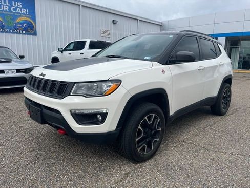 Used 2020 Jeep Compass Trailhawk AWD/4WD image 2