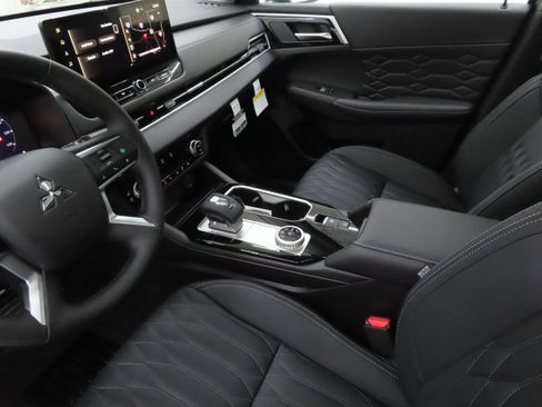 New 2026 Mitsubishi Outlander SEL FWD image 22