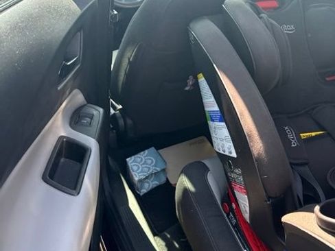 Used 2019 Chevrolet Equinox LS FWD image 28