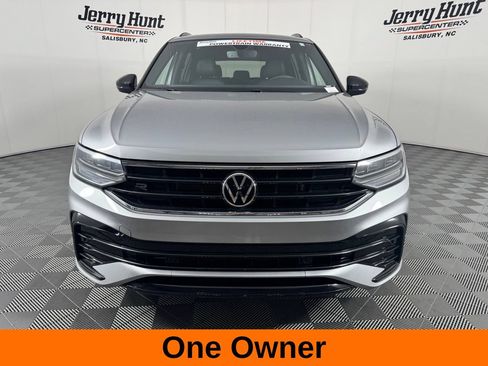 Used 2023 Volkswagen Tiguan SE R-Line FWD image 4