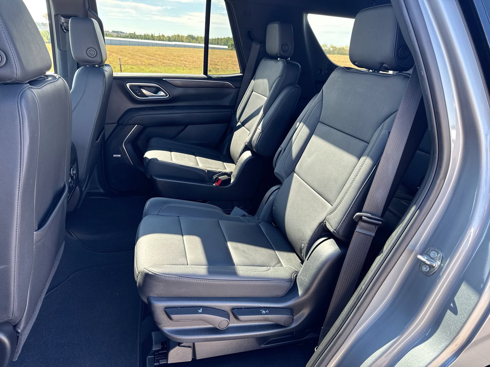 Used 2023 Chevrolet Tahoe Z71 w/ Luxury Package AWD/4WD image 24