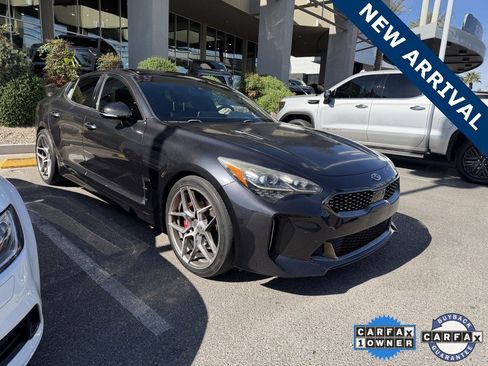 Used 2019 Kia Stinger GT2 image 2