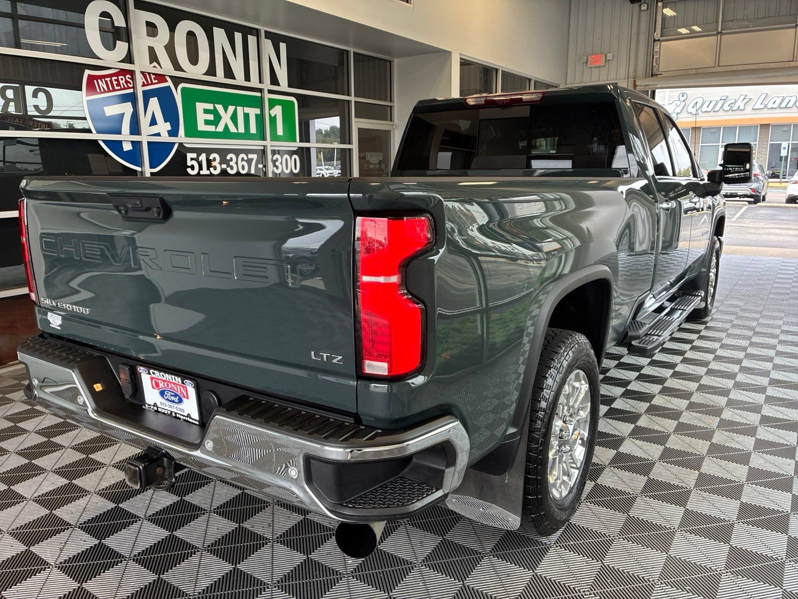 Used 2025 Chevrolet Silverado 3500 LTZ AWD/4WD image 6