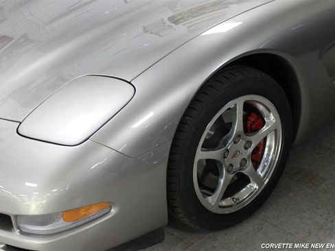 Used 2000 Chevrolet Corvette Coupe w/ Memory Pkg RWD image 39