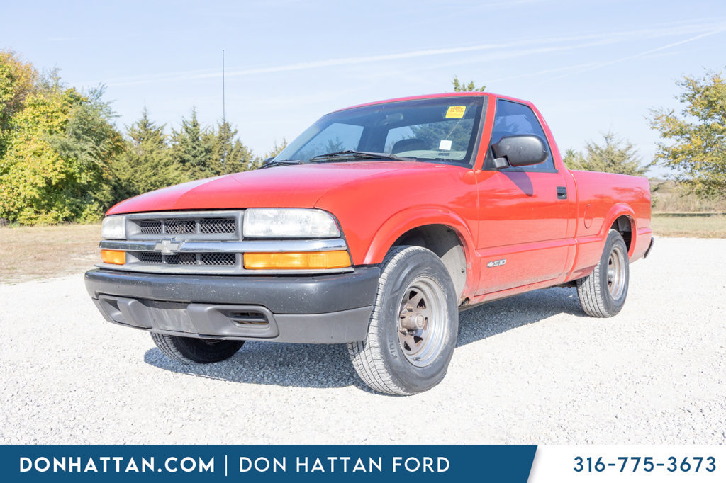 Used 1998 Chevrolet S10 Pickup 2WD Regular Cab image 1