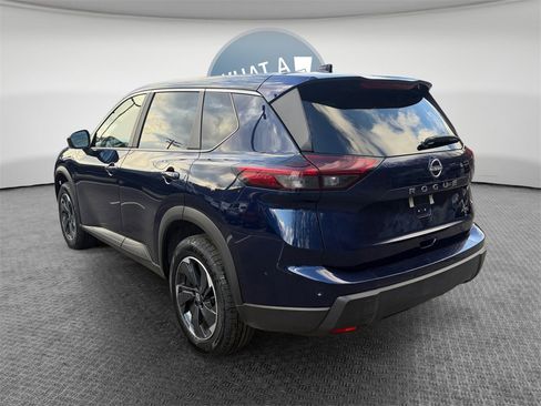 Used 2025 Nissan Rogue SV image 6