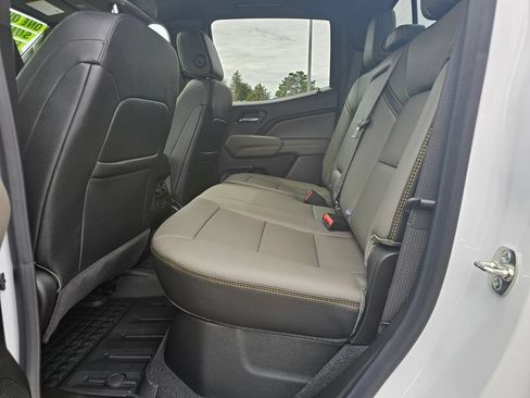 Certified 2026 Chevrolet Colorado ZR2 w/ Technology Package AWD/4WD image 25