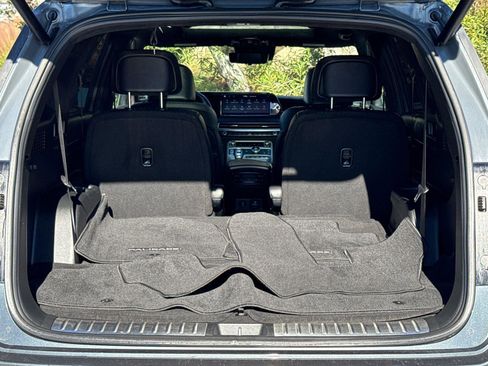 Used 2023 Hyundai Palisade Calligraphy image 9