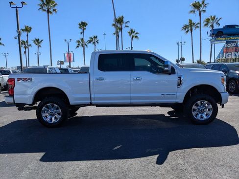 Used 2017 Ford F250 Platinum w/ Platinum Ultimate Package image 3