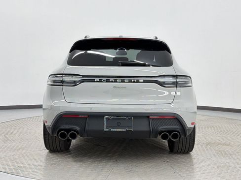 Used 2025 Porsche Macan image 10