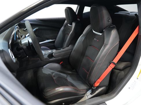 Used 2017 Chevrolet Camaro ZL1 RWD image 26