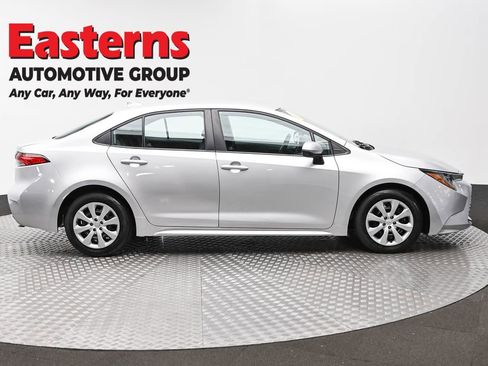 Used 2023 Toyota Corolla LE FWD image 4