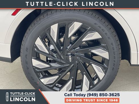 New 2026 Lincoln Nautilus Black Label w/ Jet Appearance Package image 11