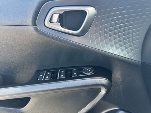 Used 2021 Kia Soul S FWD image 20
