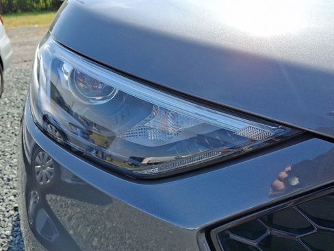 Used 2022 Ford Edge ST-Line w/ Class II Trailer Tow Package image 7