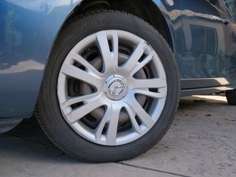 Used 2014 MAZDA MAZDA2 Sport FWD image 35