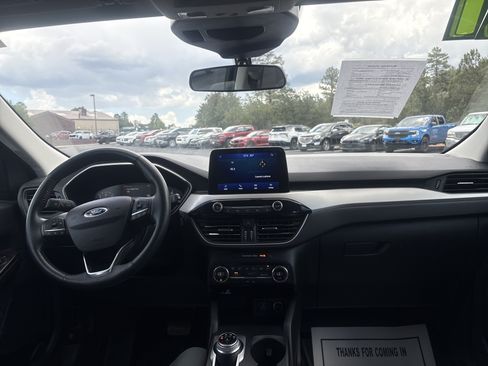 Used 2021 Ford Escape SE w/ Convenience Package AWD/4WD image 3