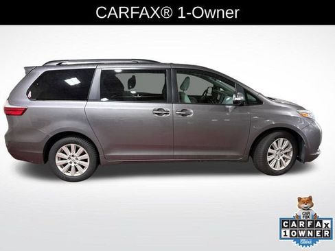 Used 2017 Toyota Sienna Limited AWD/4WD image 3
