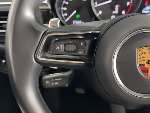 Used 2022 Porsche Macan image 21