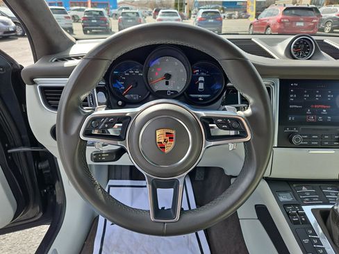 Used 2018 Porsche Macan S image 27