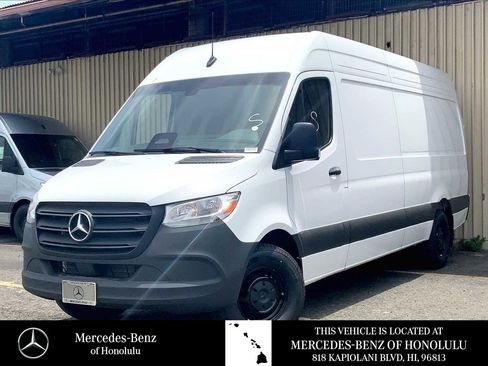 New 2025 Mercedes-Benz Sprinter 2500 image 1