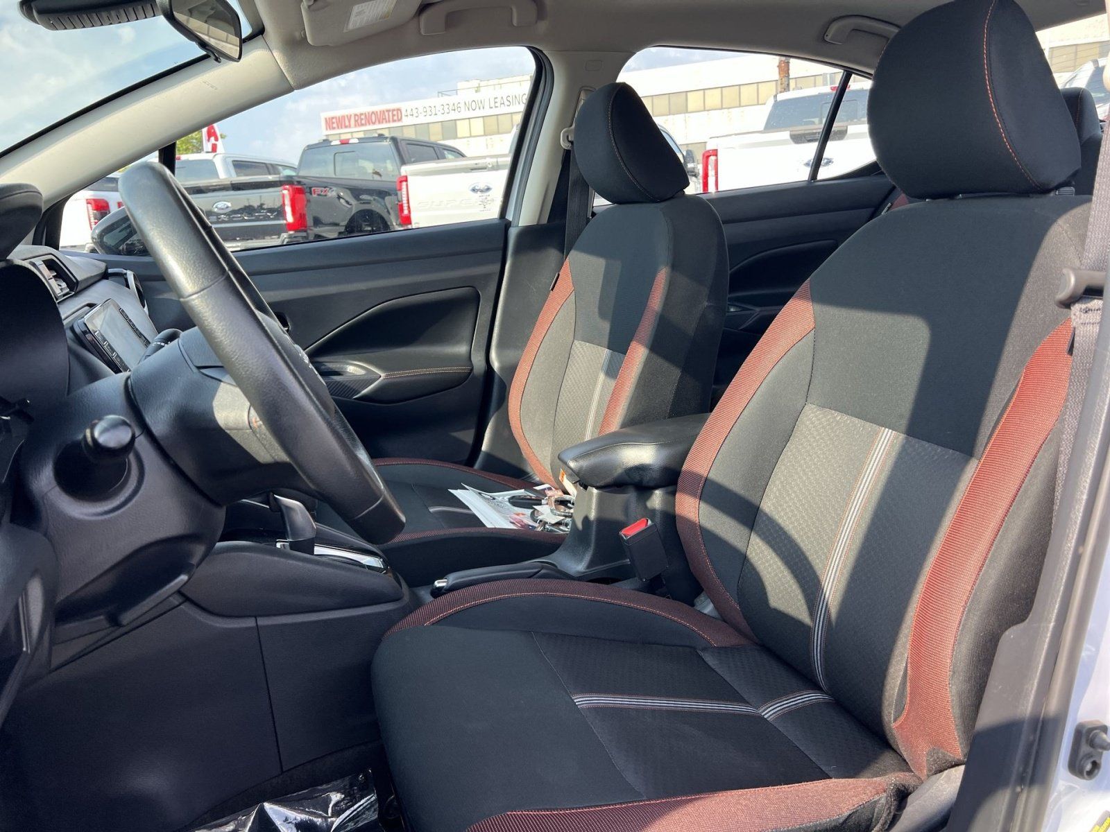 Used 2025 Nissan Versa SR FWD image 13