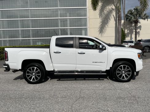 Used 2022 GMC Canyon Denali RWD image 9