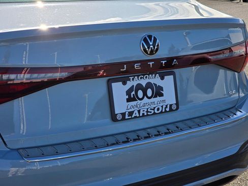New 2026 Volkswagen Jetta SE FWD image 12