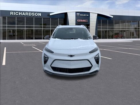 Used 2023 Chevrolet Bolt EUV Premier w/ Sun & Sound Package image 9