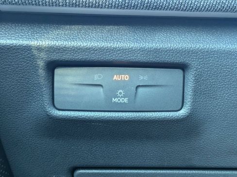 Used 2025 Volkswagen Tiguan S FWD image 26