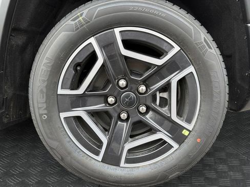 New 2026 Jeep Cherokee Laredo AWD/4WD image 20