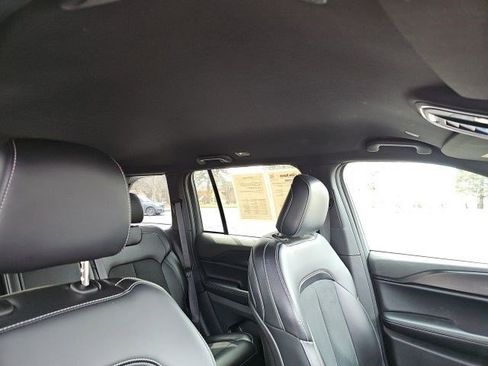 Used 2025 Jeep Grand Cherokee Altitude image 13