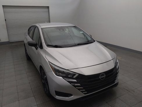 Used 2024 Nissan Versa SR FWD image 14