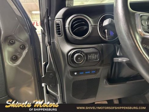 Used 2022 Jeep Wrangler Unlimited Rubicon 4xe w/ Cold Weather Group image 15