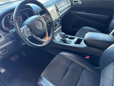 Used 2020 Jeep Grand Cherokee Altitude AWD/4WD image 10