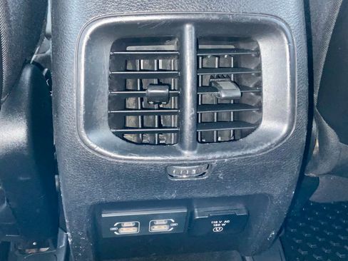 Used 2021 Jeep Cherokee Trailhawk image 50