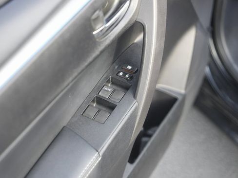 Used 2015 Toyota Corolla S image 28