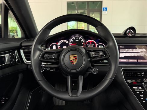Used 2022 Porsche Panamera 4S image 36