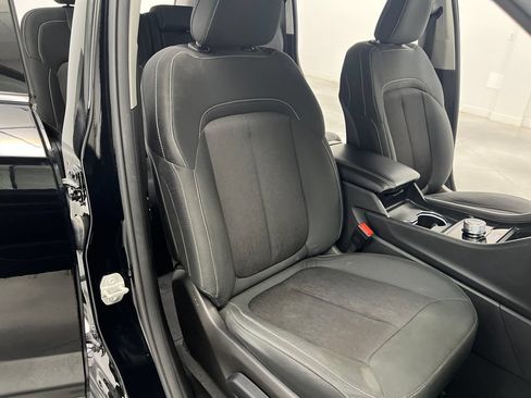 Used 2024 Jeep Grand Cherokee Laredo RWD image 29