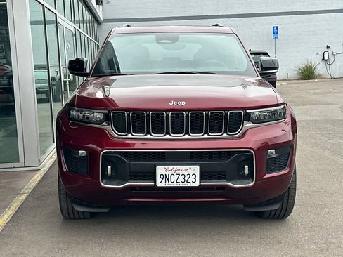 Used 2022 Jeep Grand Cherokee Overland RWD image 2