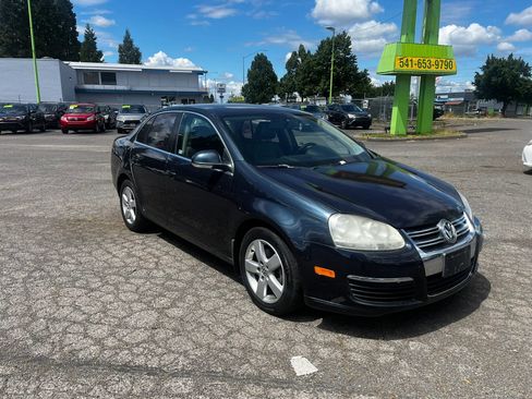 Used 2009 Volkswagen Jetta SE FWD image 1