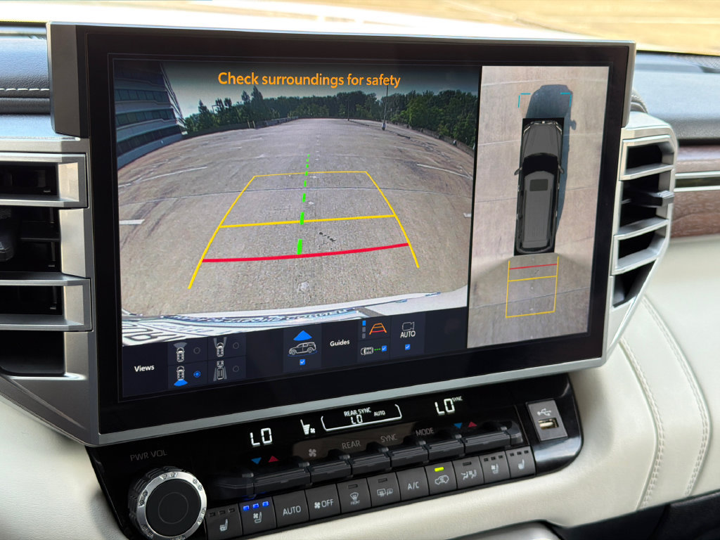 Used 2025 Toyota Sequoia Capstone AWD/4WD image 36