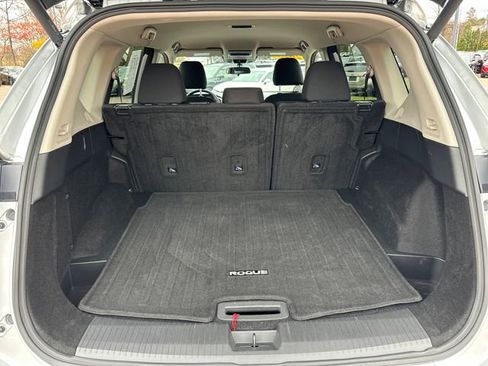 Used 2025 Nissan Rogue SV image 23
