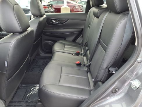 Used 2019 Nissan Rogue SL w/ Premium Package AWD/4WD image 8