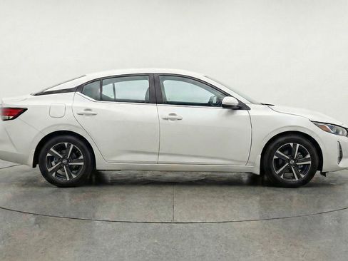 Used 2025 Nissan Sentra SV FWD image 11