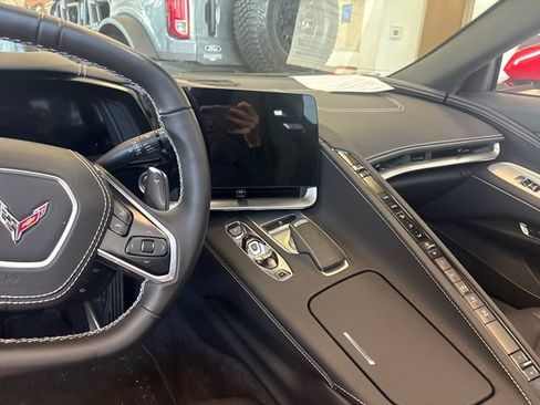 Used 2025 Chevrolet Corvette Stingray Coupe w/ 1LT RWD image 17