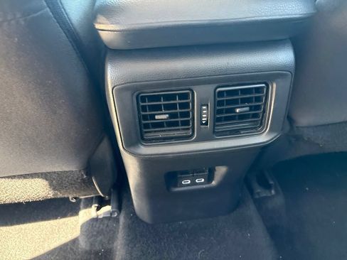 Used 2025 Toyota RAV4 XLE AWD/4WD image 22